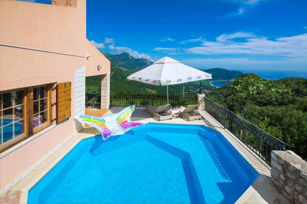 Villa Robinson Petrovac Buitenkant foto