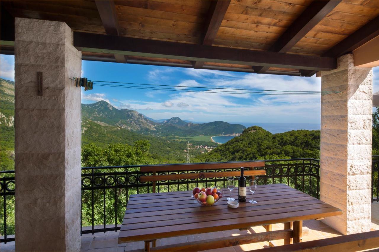 Villa Robinson Petrovac Buitenkant foto