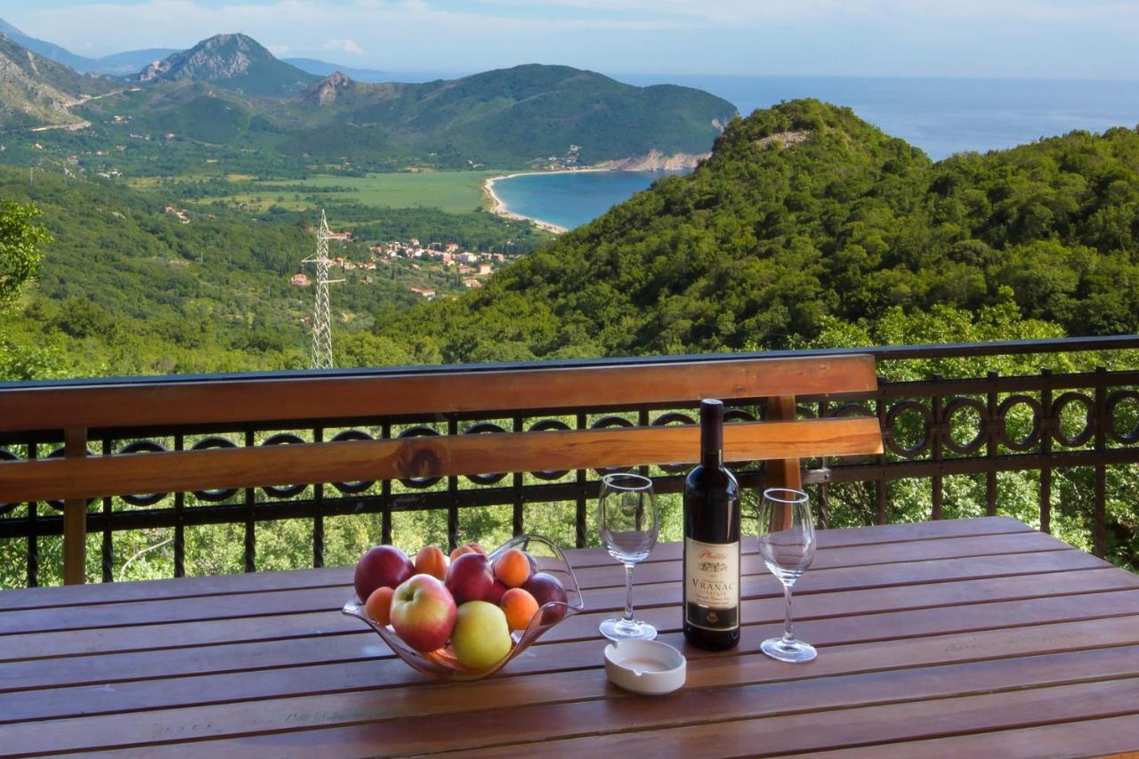 Villa Robinson Petrovac Buitenkant foto