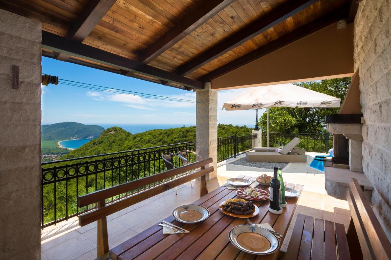 Villa Robinson Petrovac Buitenkant foto
