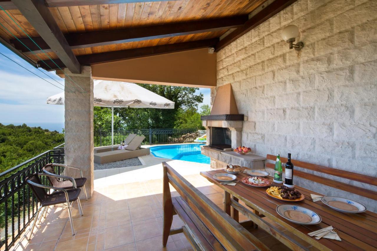 Villa Robinson Petrovac Buitenkant foto